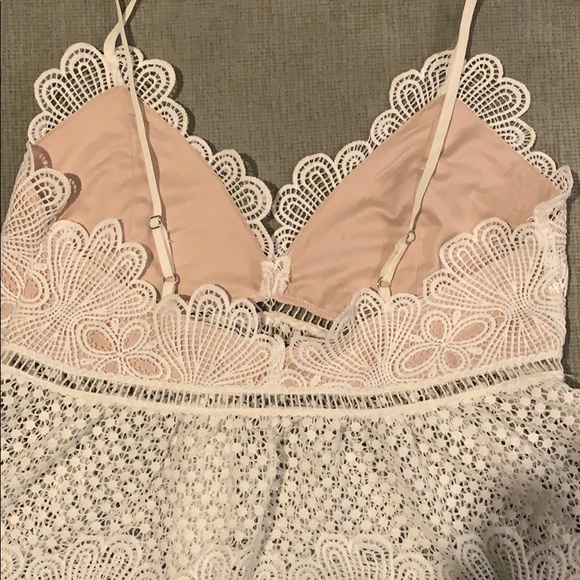 White lace top - Picture 7 of 9